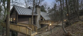 NEW! Serene Architect-Designed Vermont Chalet