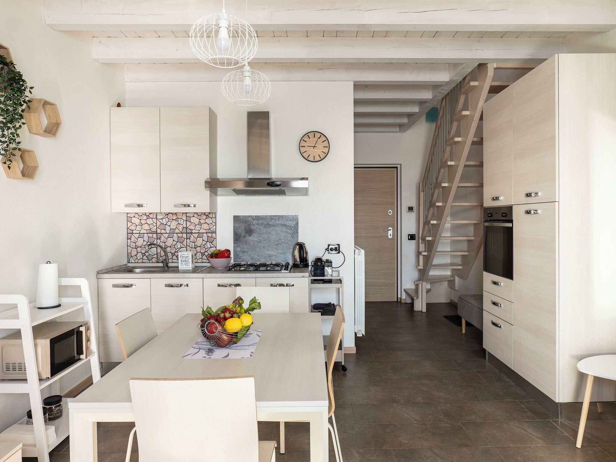 Frigorifero, microonde, forno, lavastoviglie