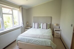2 dormitorios, tabla de planchar con plancha, wifi y ropa de cama