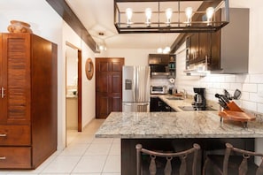 Apartamento, sacada, vista para o oceano | Cozinha privada