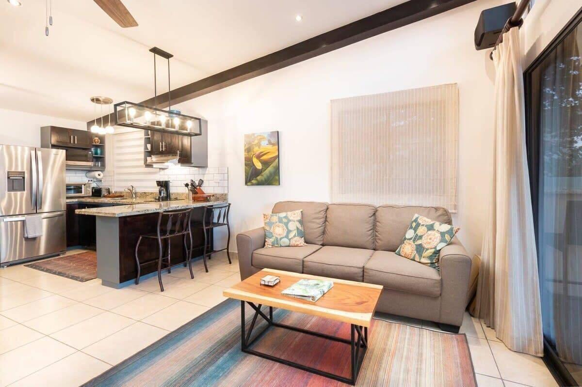 Apartment, Balcony, Ocean View | Living room