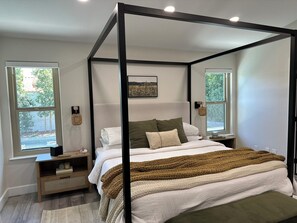 3 slaapkamers, een strijkplank/strijkijzer, wifi, beddengoed