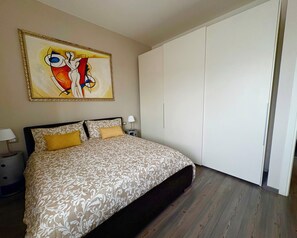 Bügeleisen/Bügelbrett, WLAN, Bettwäsche