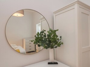 1 bedroom, individually decorated, individually furnished, free WiFi