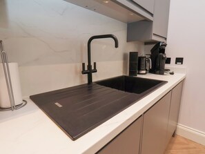 Dishwasher, cookware/dishes/utensils
