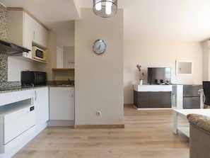 Private kitchen - Apartment in Roses Near Santa Margarita Beach (Roses)
