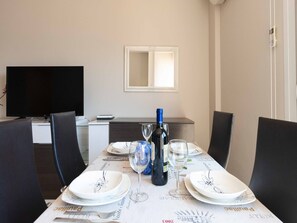 Apartment | Dining - Apartment in Roses Near Santa Margarita Beach (Roses)