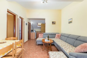 Appartement | Woonkamer | Een open haard