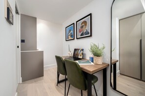 Economy Studio | In-room safe, iron/ironing board