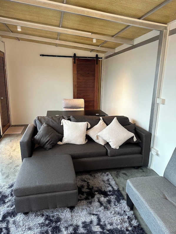 Bungalow, 1 Bedroom, Smoking, Balcony | Living area
