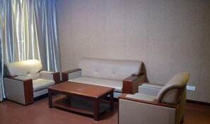 Living area - 998 Business Hostel (Hai'an)