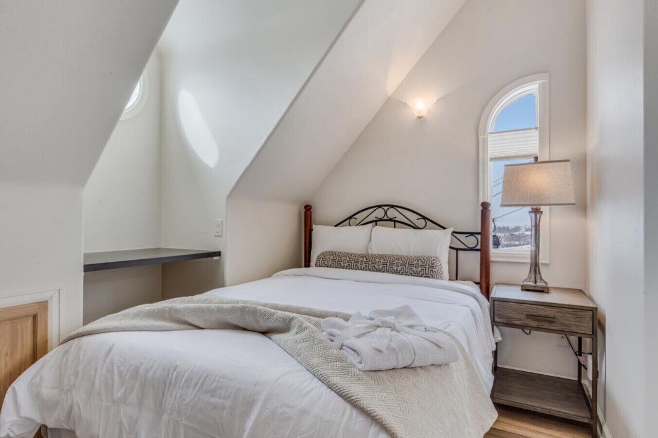 1 bedroom, desk, iron/ironing board, free WiFi