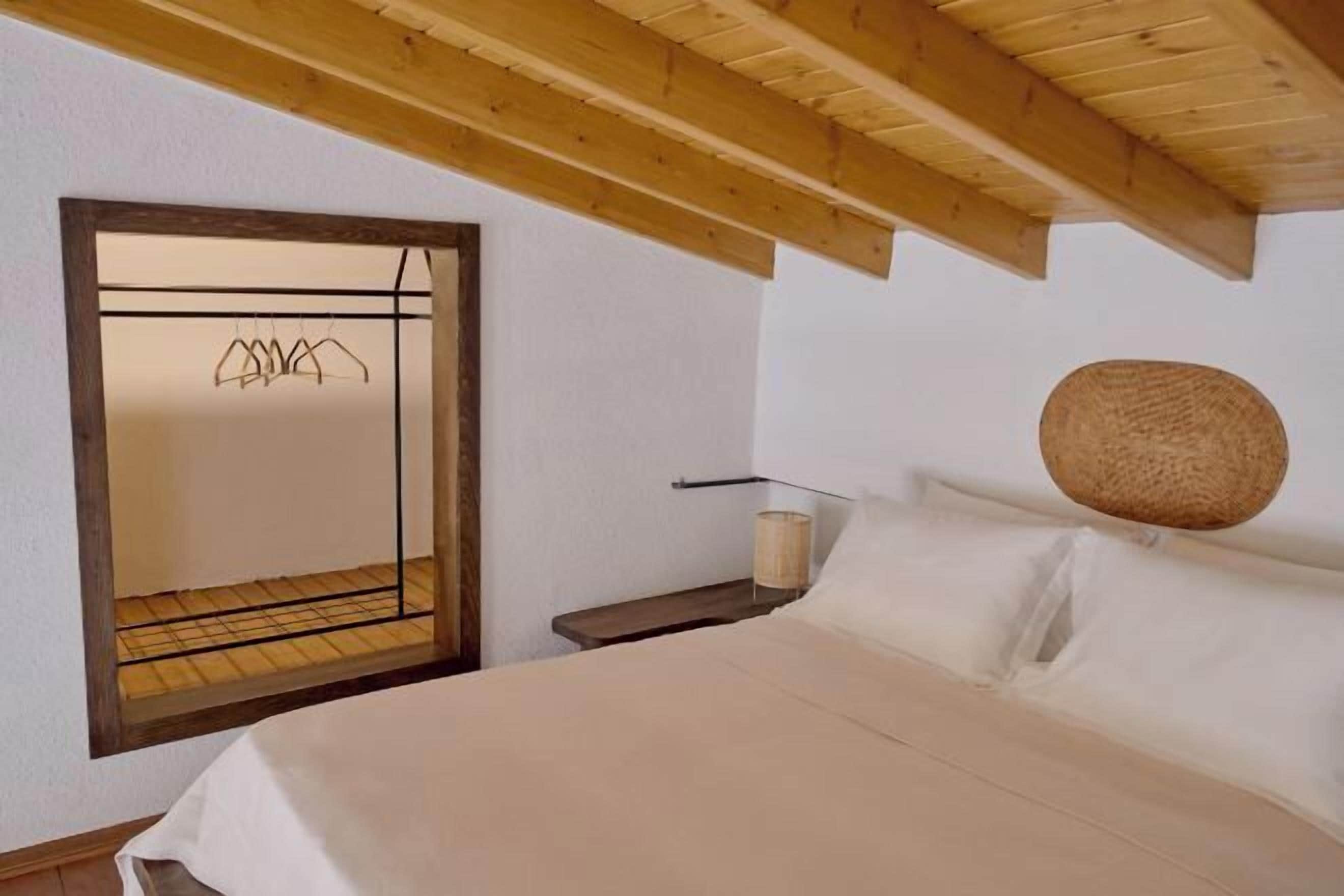 Desk, iron/ironing board, free WiFi, bed sheets