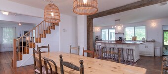 Charming Farmhouse in Waitsfield Village - Walk to River, Shops & More