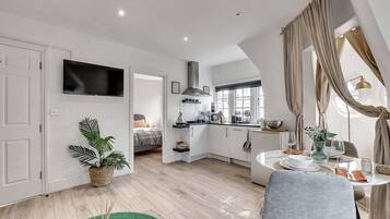 1 bedroom, desk, iron/ironing board, WiFi