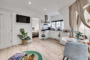 1 bedroom, desk, iron/ironing board, WiFi