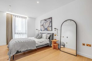 2 bedrooms, desk, iron/ironing board, travel crib