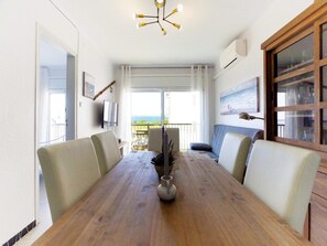 Apartment | Dining - Apartment in Roses With Stunning Sea Views (Roses)