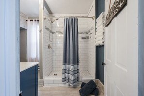 Hair dryer - The Marblehead Inn - Beacons (Lakeside Marblehead)