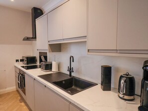 Dishwasher, cookware/dishes/utensils - The Salisbury Apartment 401 (Scarborough)