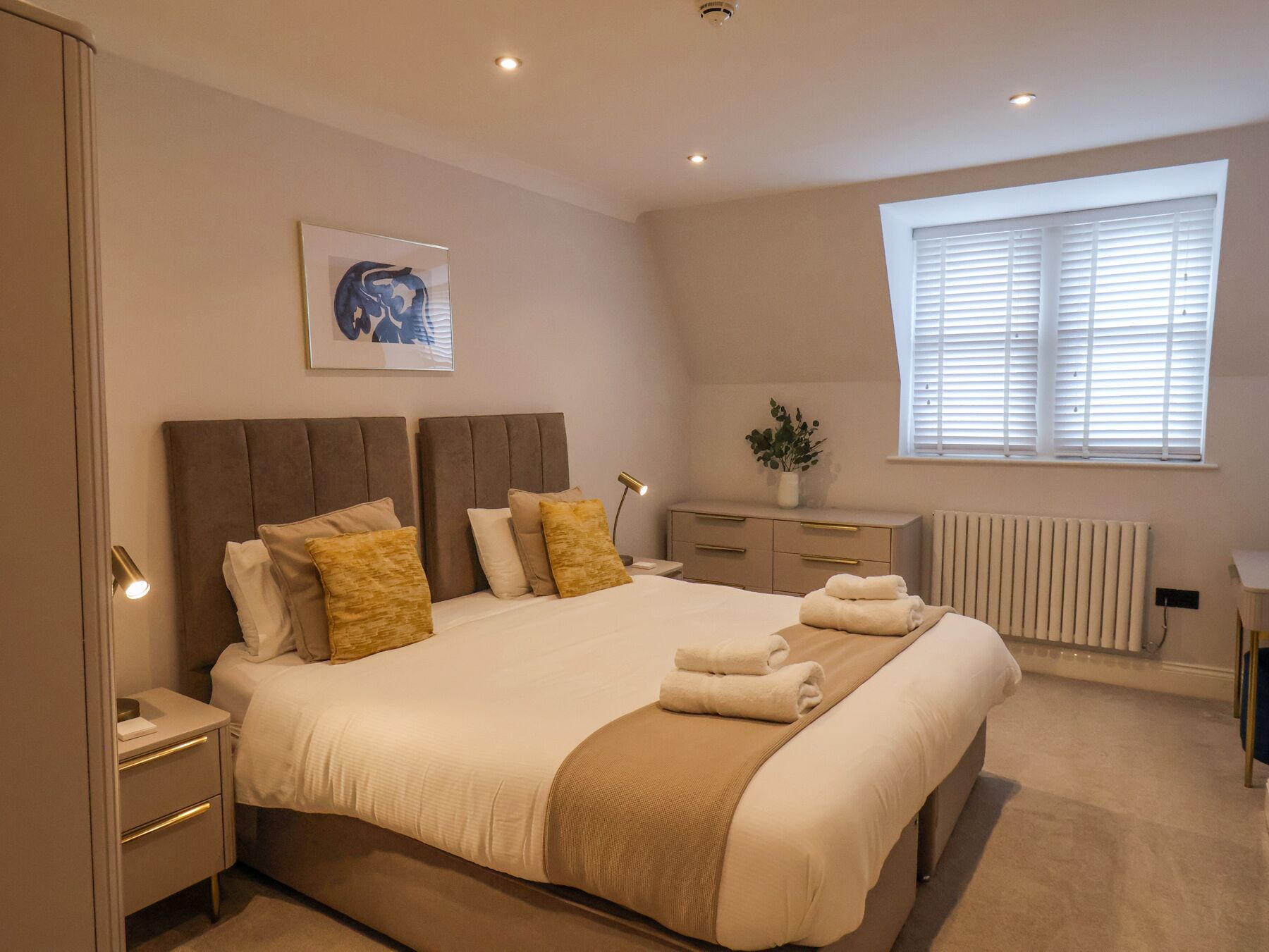 2 soverom, individuelt dekorert og individuelt innredet