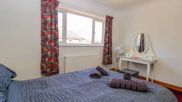 5 bedrooms, individually decorated, individually furnished, free WiFi