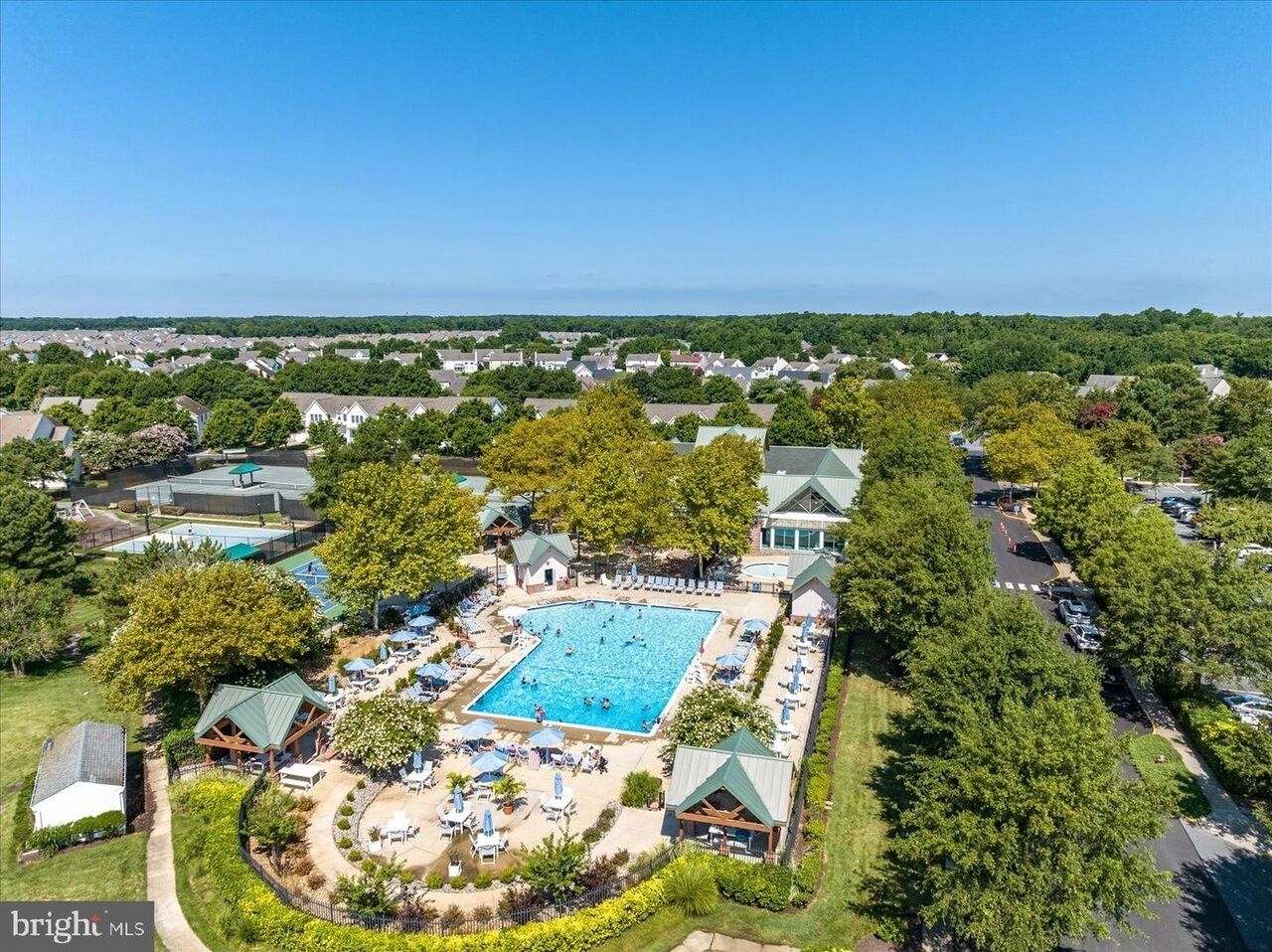 Innendørsbasseng og utendørsbasseng