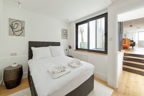 2 chambres, fer et planche à repasser, Wi-Fi, draps fournis