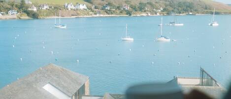 4 bilik tidur, seterika/papan seterika, Wi-fi percuma