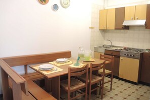 Apartamento, 2 habitaciones, vistas al jardín | Comedor