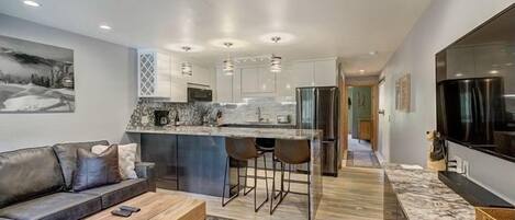 TV, peis og DVD-spiller