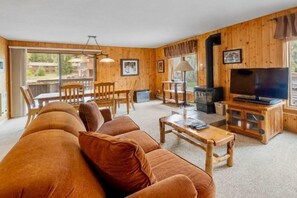 TV, fireplace, DVD player