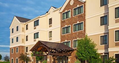 Free Breakfast, Free Wi-Fi, Indoor Pool + Hot Tub | Comfy Suite