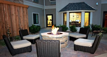 Outdoor Pool. Free Breakfast. Near Koch Industries & Boeing Offices