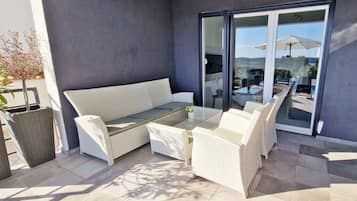 Villa | Terrace/patio