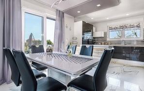 Private kitchen - Villa Lily - Private Pool, Lovely Garden (Vodnjan)