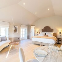 1 habitación y caja de seguridad en la habitación 