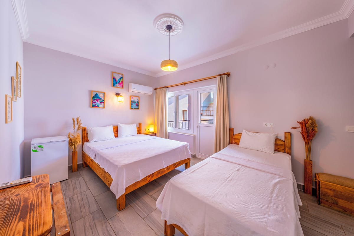 Deluxe Room, Multiple Beds, City View