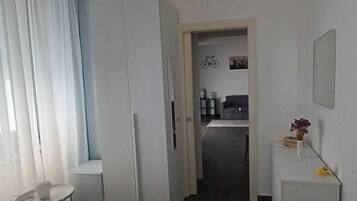 2 bedrooms, desk, free WiFi, bed sheets