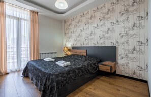 2 bedrooms, iron/ironing board, WiFi, bed sheets
