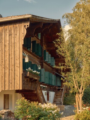 المنشأة من الخارج