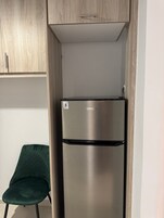 1 habitación y escritorio 