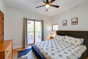 4 bedrooms, iron/ironing board, travel cot, free WiFi - Spring Special! Skyline Pines & Mountain Retreat! Hot Tub/AC/Views! (Flagstaff)