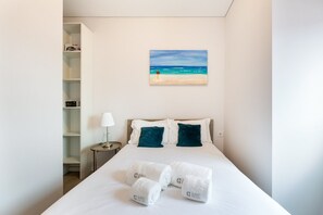 1 chambre, fer et planche à repasser, accès Internet, draps fournis