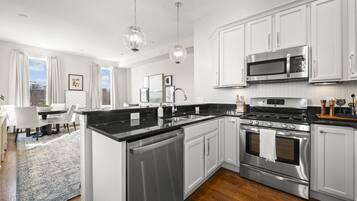 Fridge, microwave, oven, stovetop