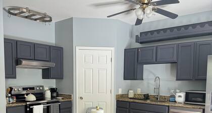 Charming 2 Bedrooms in Quiet Baltimore Townhome â All-Inclusive Perks!