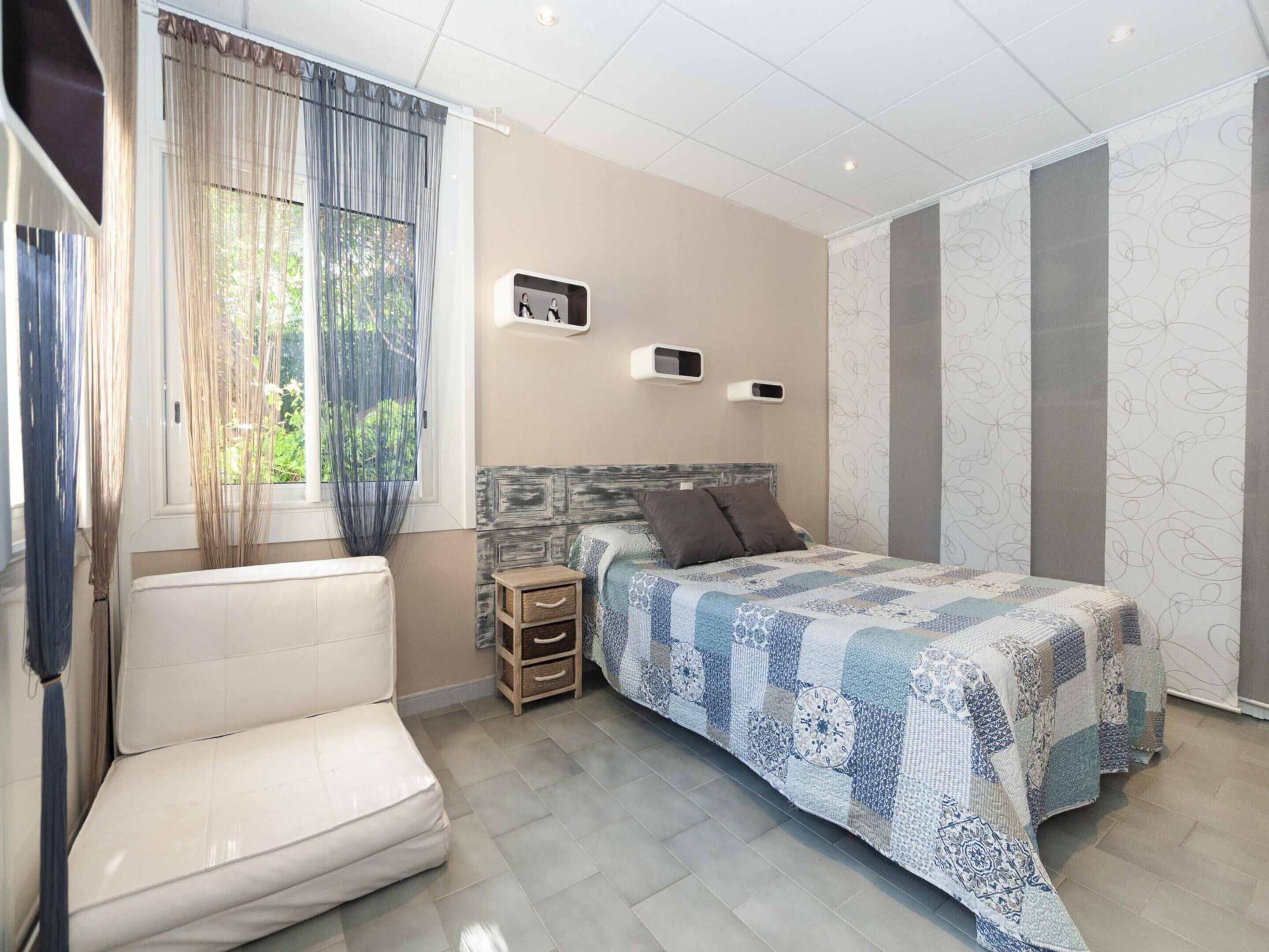 2 bedrooms