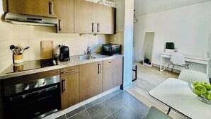 Private kitchen - Beautiful studio near the city center (La Rochelle)