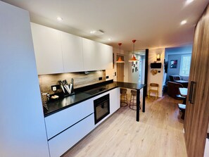 Fridge, microwave, oven, dishwasher