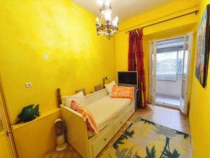 2 dormitorios, tabla de planchar con plancha, wifi y ropa de cama